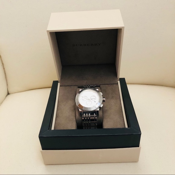BURBERRY WATCH SILVER WITH ORIGINAL BOX - Picture 11 of 11